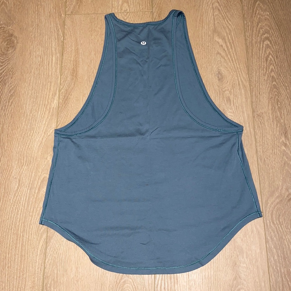 Lululemon Tank (unknown style name)